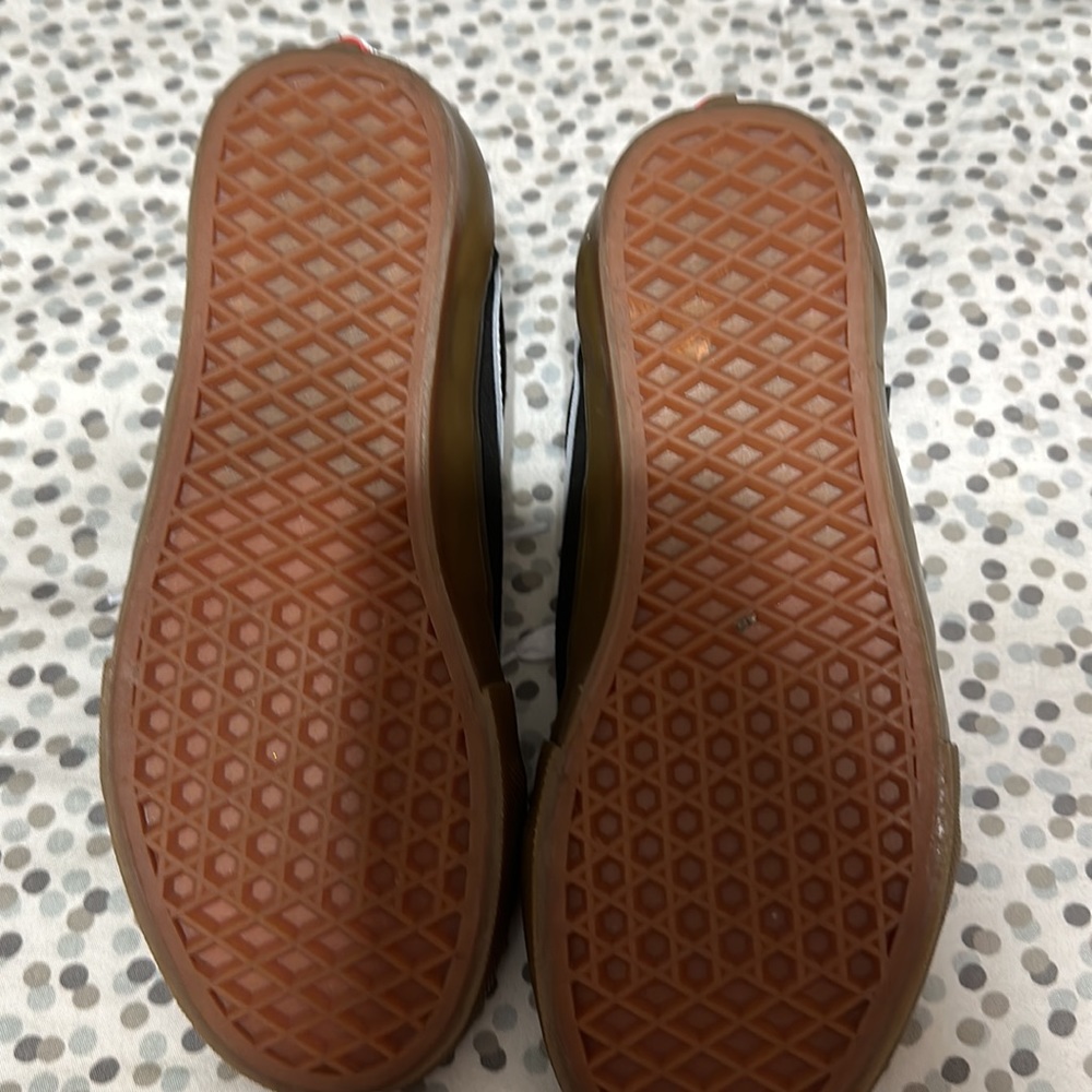 Vans - Picture 3 of 6